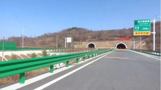 國家高速公路（G8513）平?jīng)觯ㄈA亭）至天水段公路機(jī)電工程施工PTXF1標(biāo)段.JPG